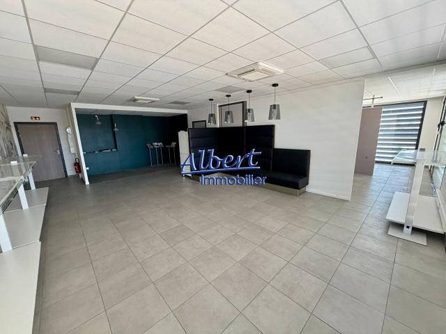 Local commercial La Seyne Sur Mer 115.66 m2 109m² La Seyne sur Mer