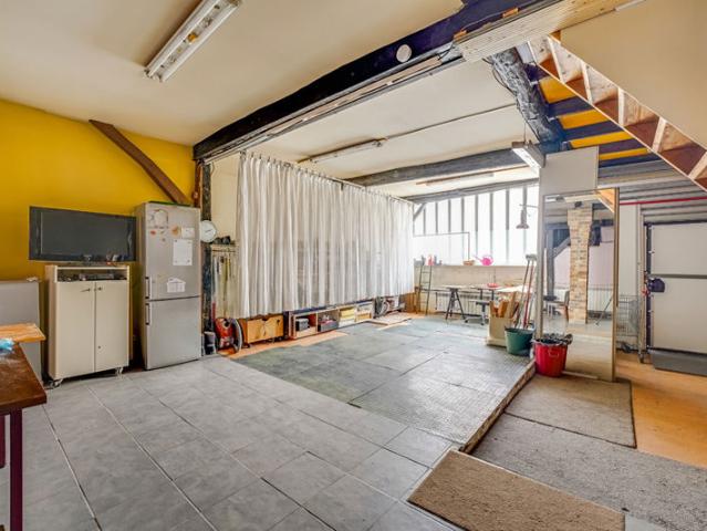 Local commercial Paris 182 m2