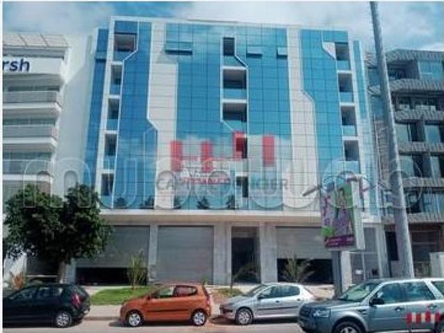 Local commercial premium immeuble neuf en plein route el jadida de 76 m2 a la location