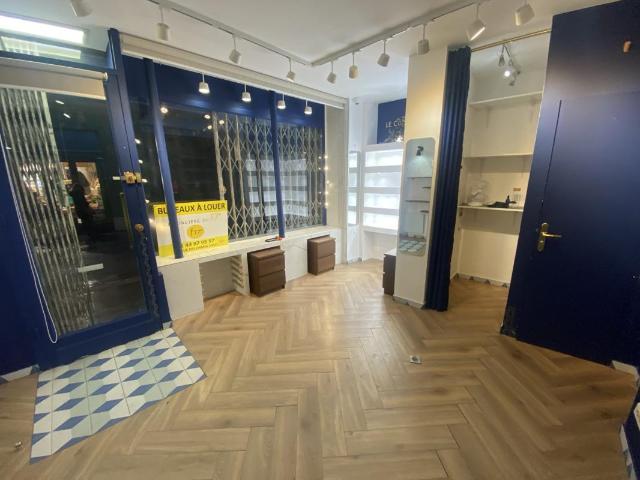 LOCAL COMMERCIAL RUE DES DAMES EMPLACEMENT IDEAL