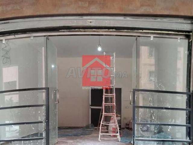 Local commercial rénové sur rue à louer mensuellement
