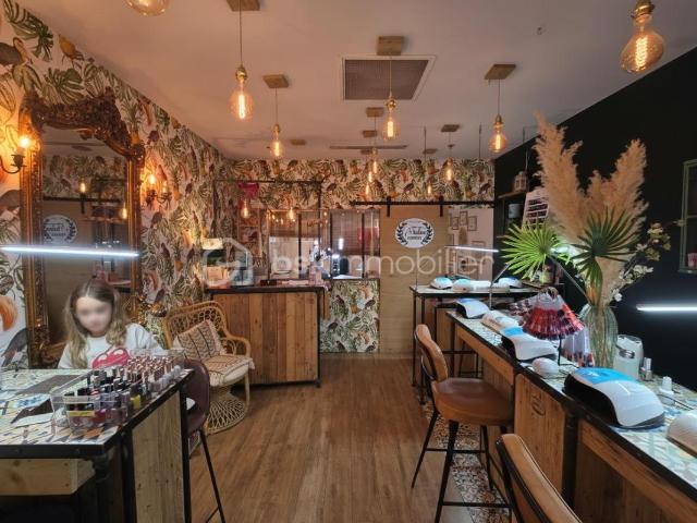 LOCAL COMMERCIAL TRES BIEN PLACÉ Surface dédiée clientèle 33 m² – Galerie Marchande Cap Sud – AVIGNON