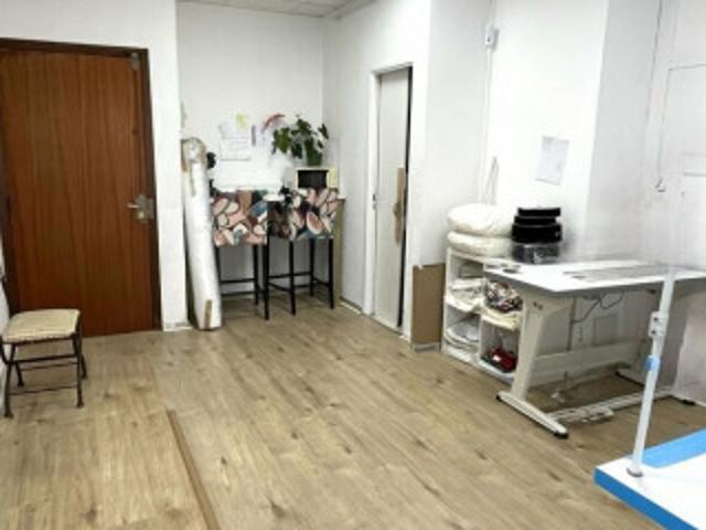 Local commercial 06140