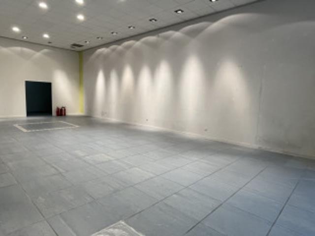 Local commercial 06210