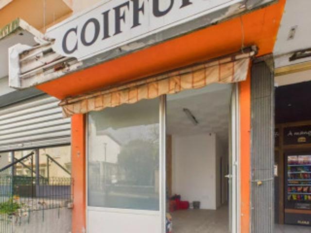 Local commercial 06220