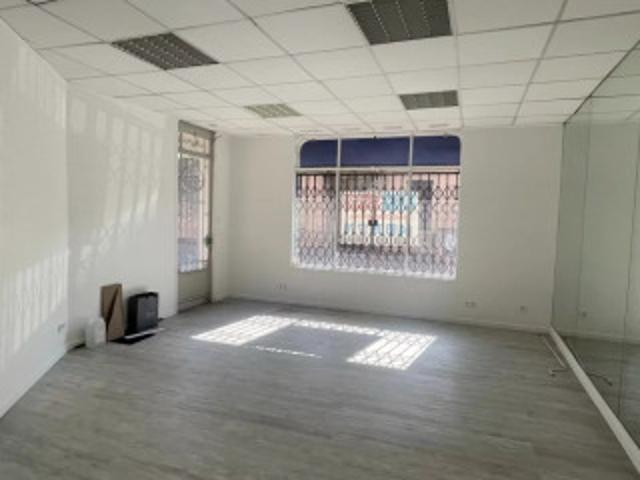 Local commercial 06400