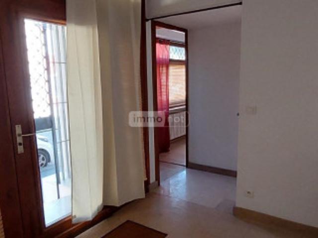 Local commercial 01000