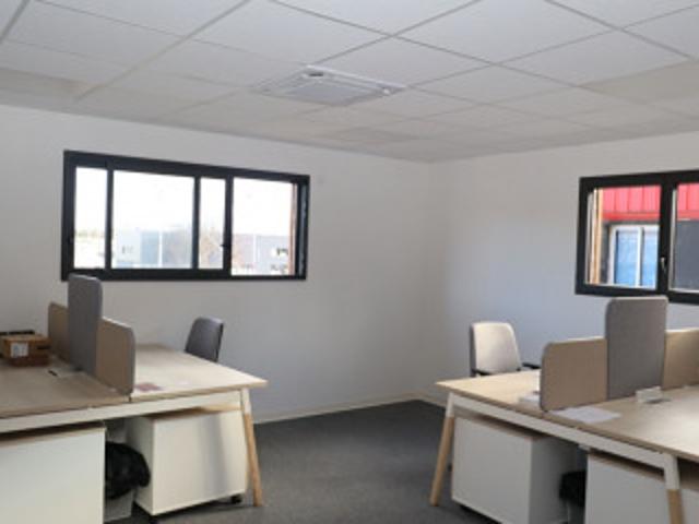 Local commercial 01630