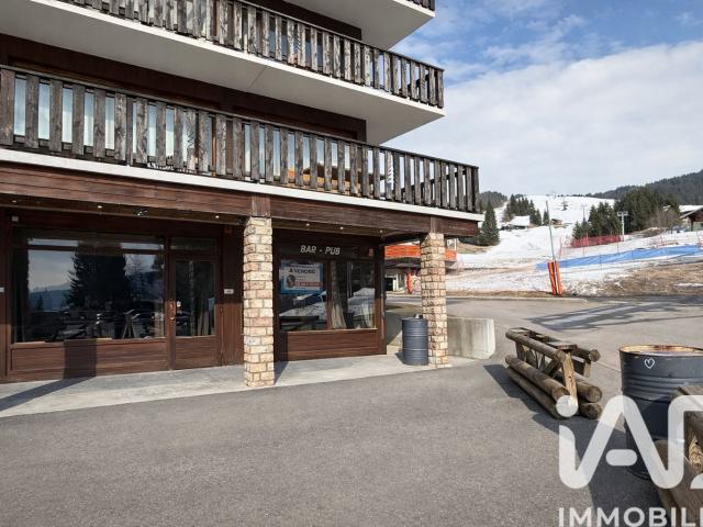 Local commercial 140 m²