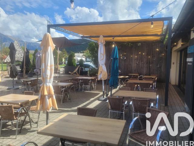 Local commercial 140 m²
