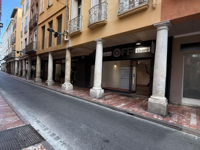 Local commercial 153 m²