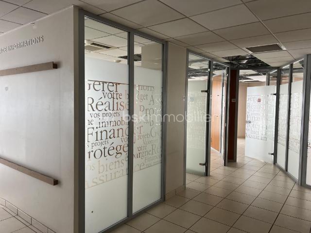 local commercial 150 m2