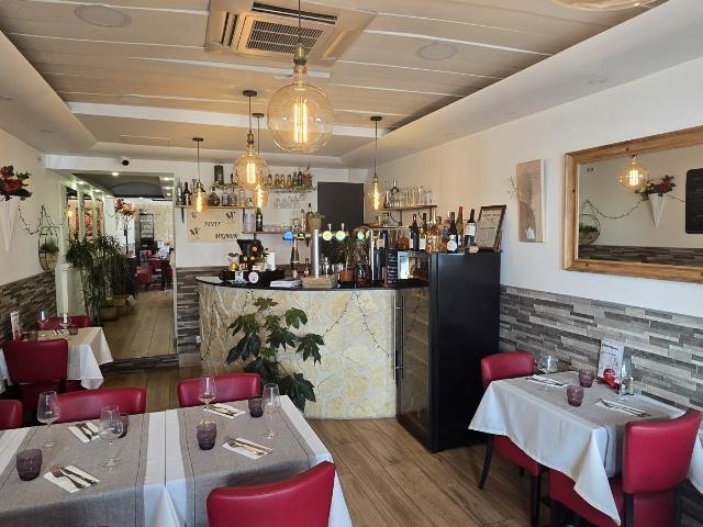 Local commercial 150 m²