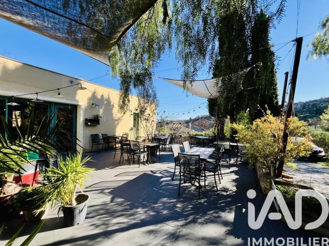 Local commercial 151 m²