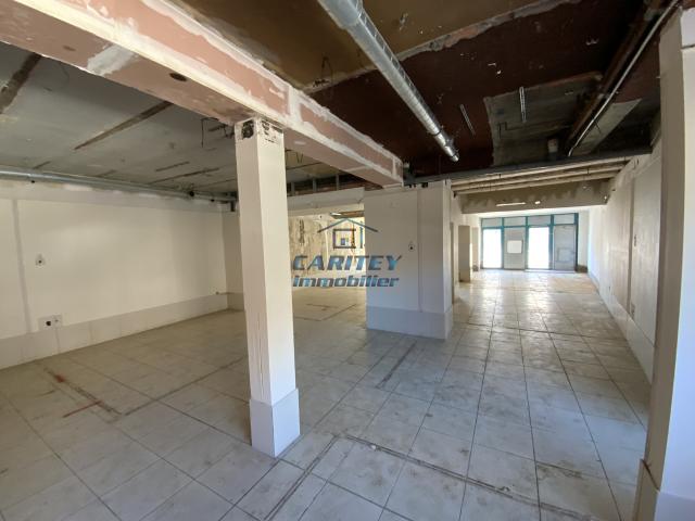 LOCAL COMMERCIAL 177m2 A RENOVER AU CENTRE VILLE à MELISEY