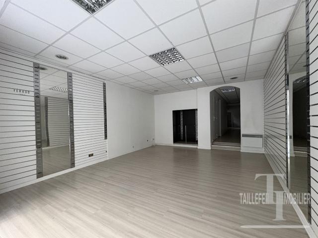 Local commercial 100 m² centre historique petite cour fe. 100m² Périgueux