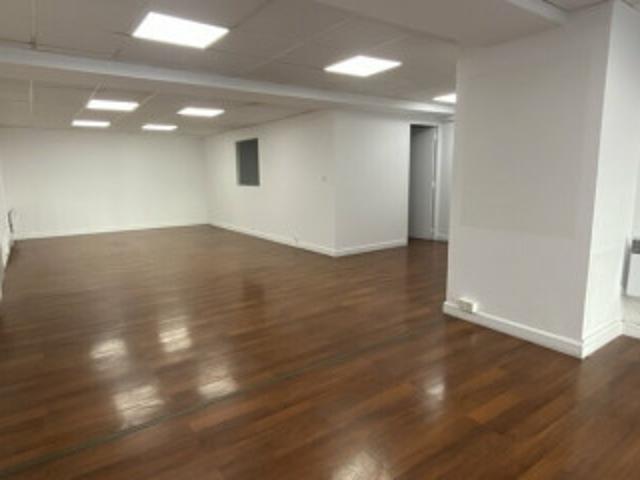 Local commercial 13008
