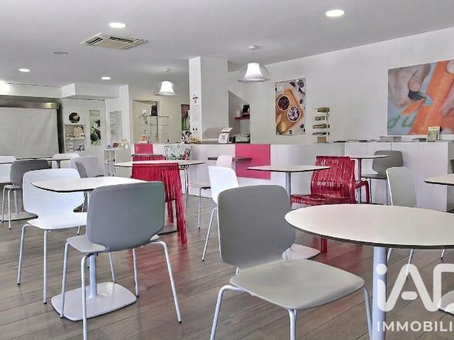 Local commercial 136 m²