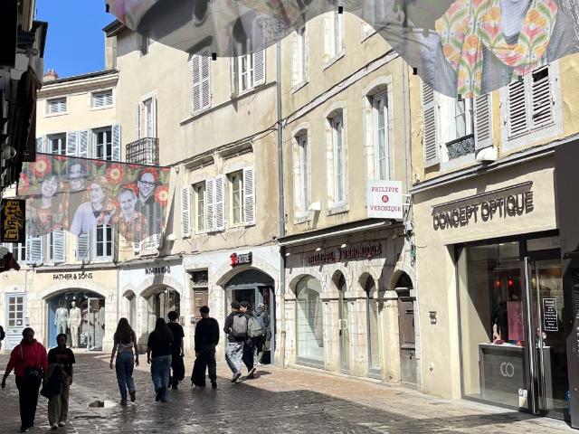 Local commercial 136 m²