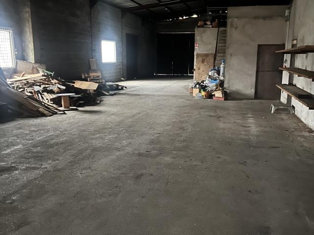 Local commercial 1 127 m²