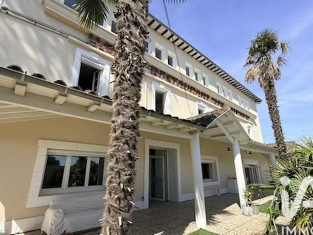 Local commercial 1 200 m²