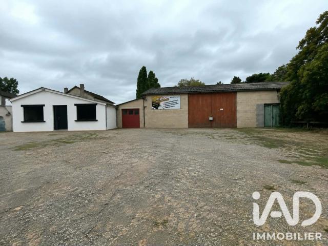 Local commercial 1 896 m²