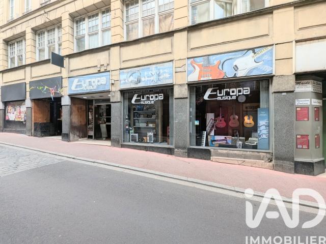 Local commercial 243 m²
