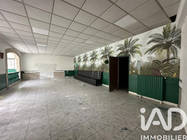 Local commercial 240 m²