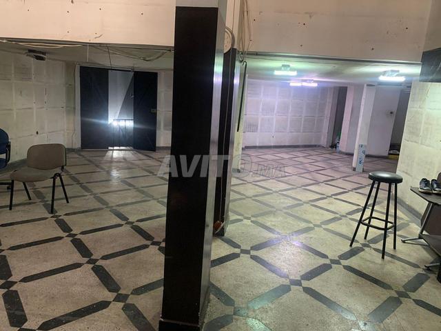 Local commercial 240m2 louer salé