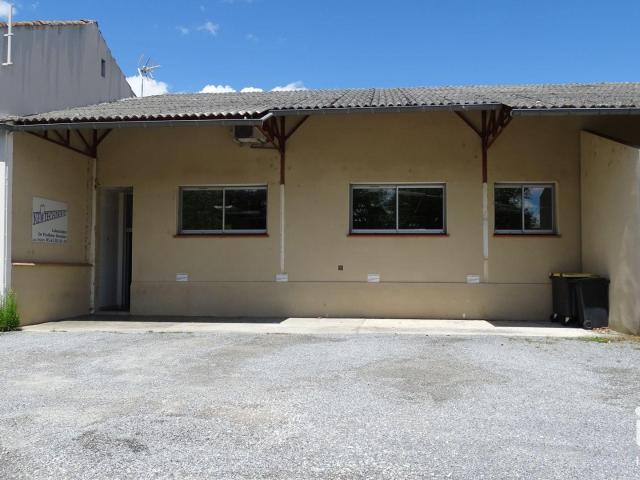 Local commercial 250 m²
