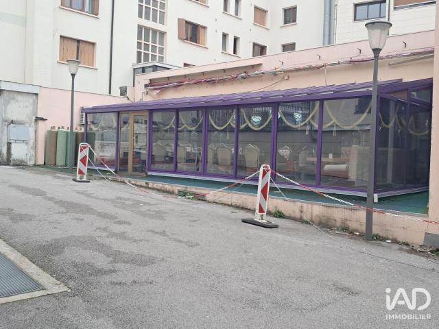 Local commercial 250 m²