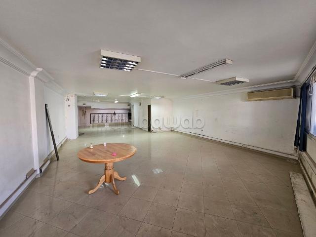 Local commercial 270m² top emplacement