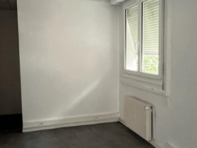 Local commercial 28000