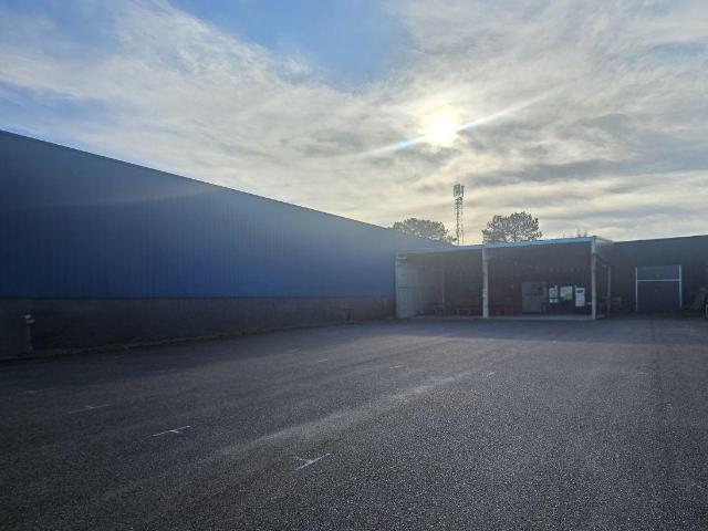 Local commercial 288 m²