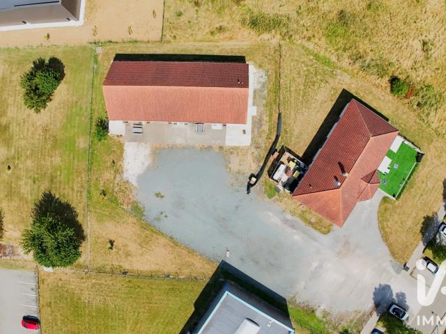 Local commercial 218 m²