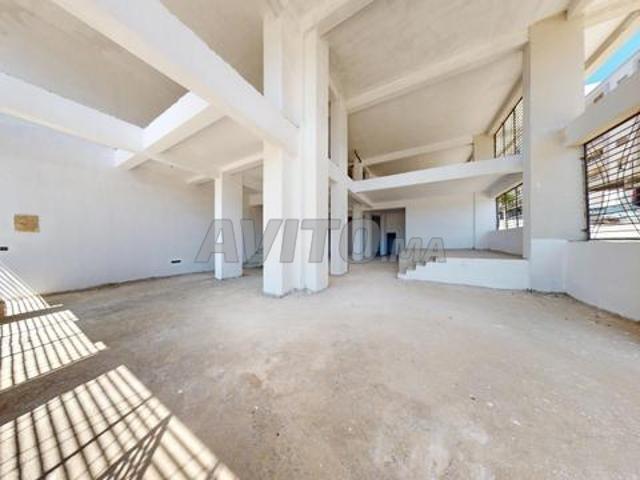 Local commercial 238 m2 plus mezzanine