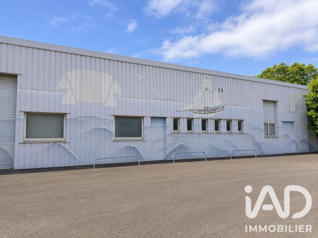 Local commercial 2 400 m²