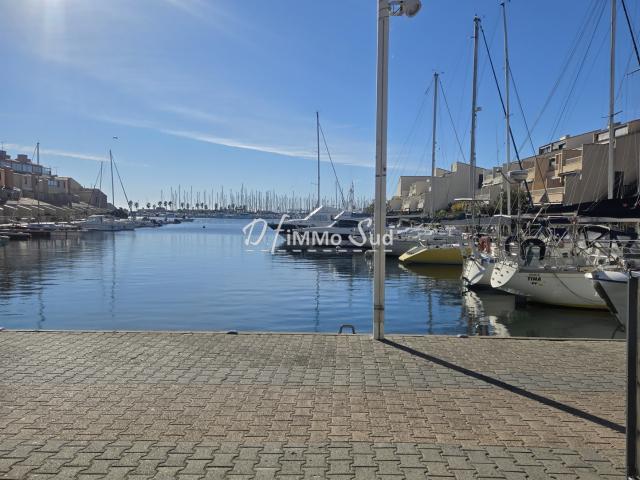 LOCAL COMMERCIAL 35 m2 SUR LE PORT