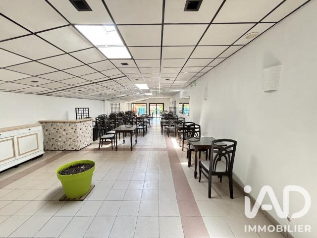 Local commercial 306 m²