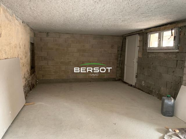 Local commercial 30 m2 brut à aménager centre ville Valdahon visibilité axe passant