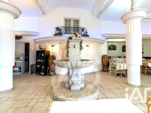 Local commercial 328 m²