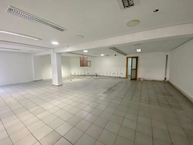 Local Commercial 332 m² Rond Point des Sports