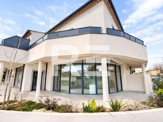 Local commercial – 45 m² – Velleron – Emplacement calme et r. 45m² Velleron