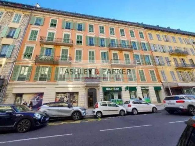 Local Commercial 4 Pieces 73m² Nice