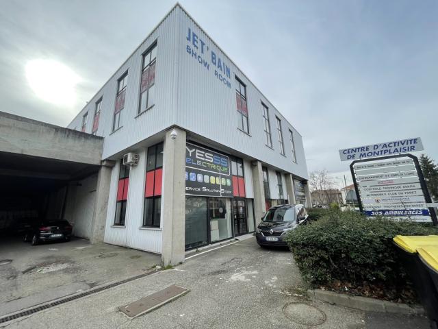 Local Commercial 560m2 330.000 € H.T HDE