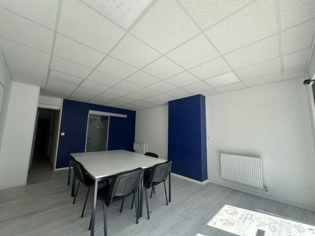 LOCAL COMMERCIAL 51M2 MARLY