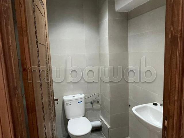Local commercial 66 m² a Aîn Sebaâ