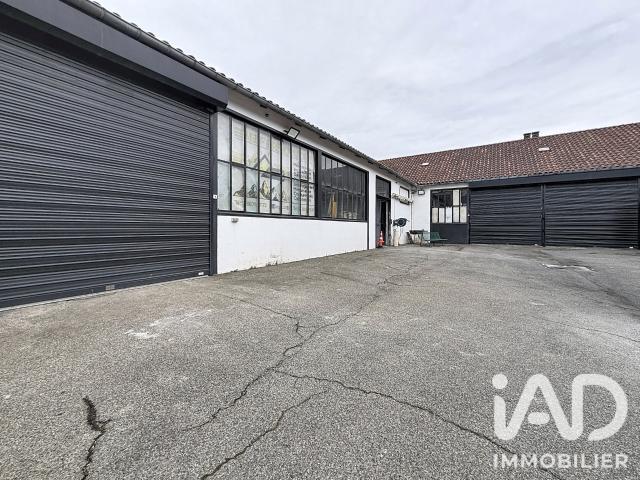 Local commercial 676 m²