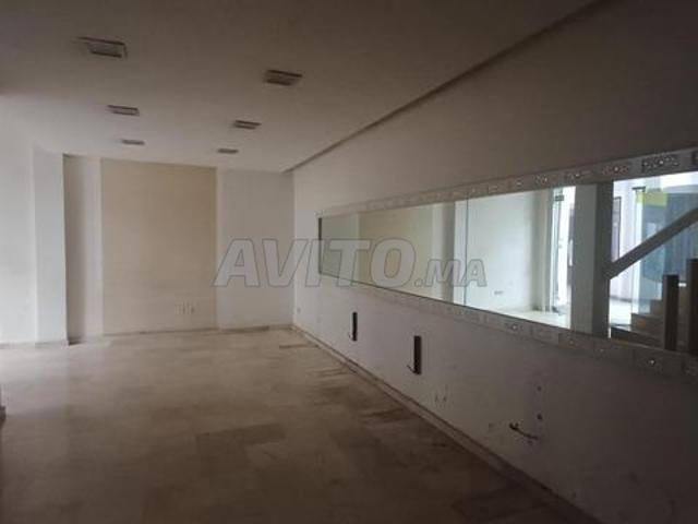 Local commercial 67m2 Triangle d'or