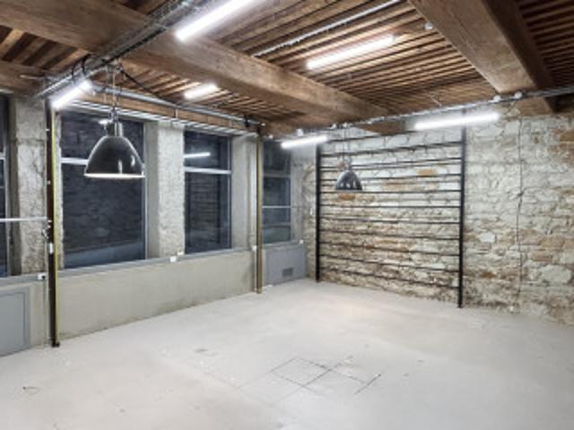 Local Commercial 332